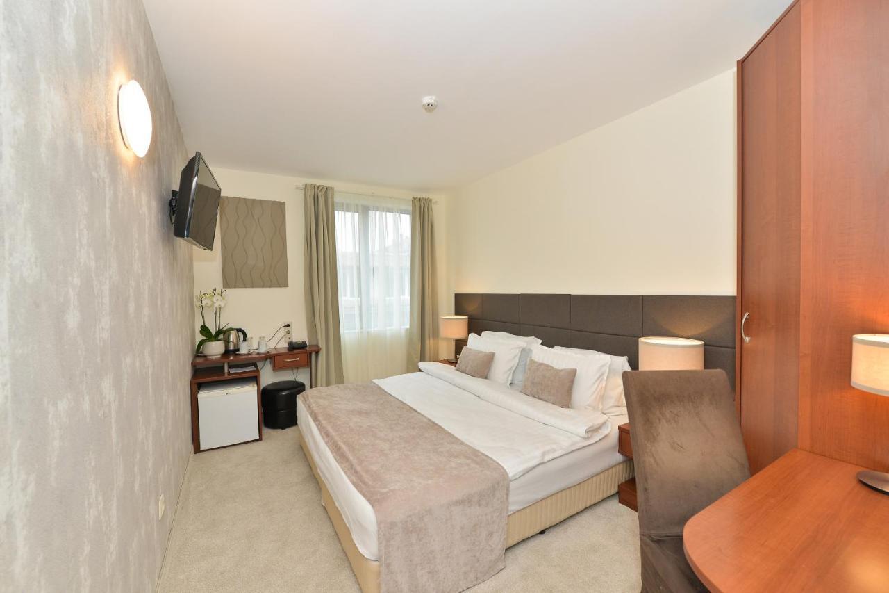 Art Plaza Hotel Софія Екстер'єр фото