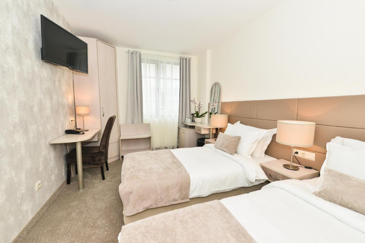 Art Plaza Hotel Софія Екстер'єр фото