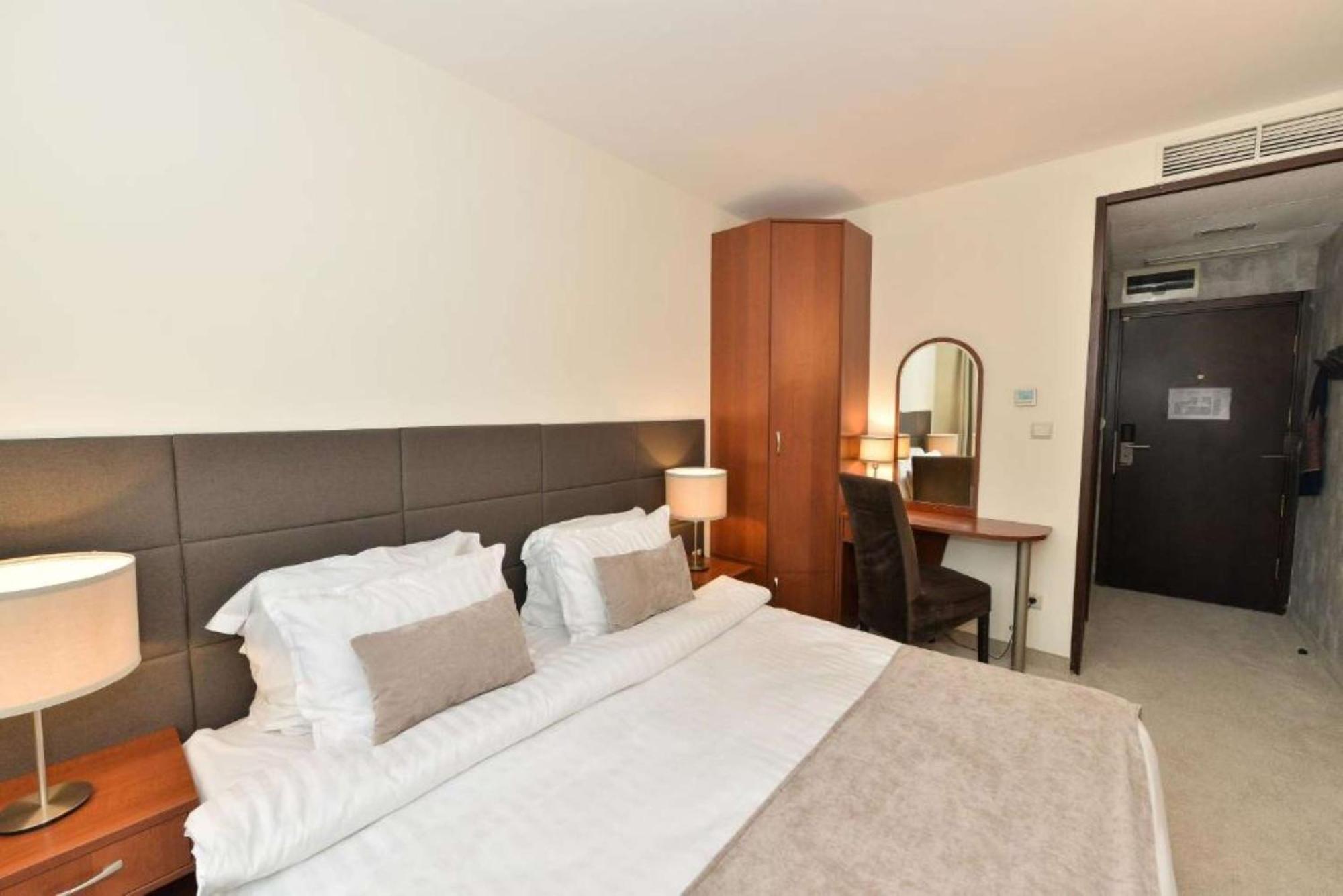 Art Plaza Hotel Софія Екстер'єр фото