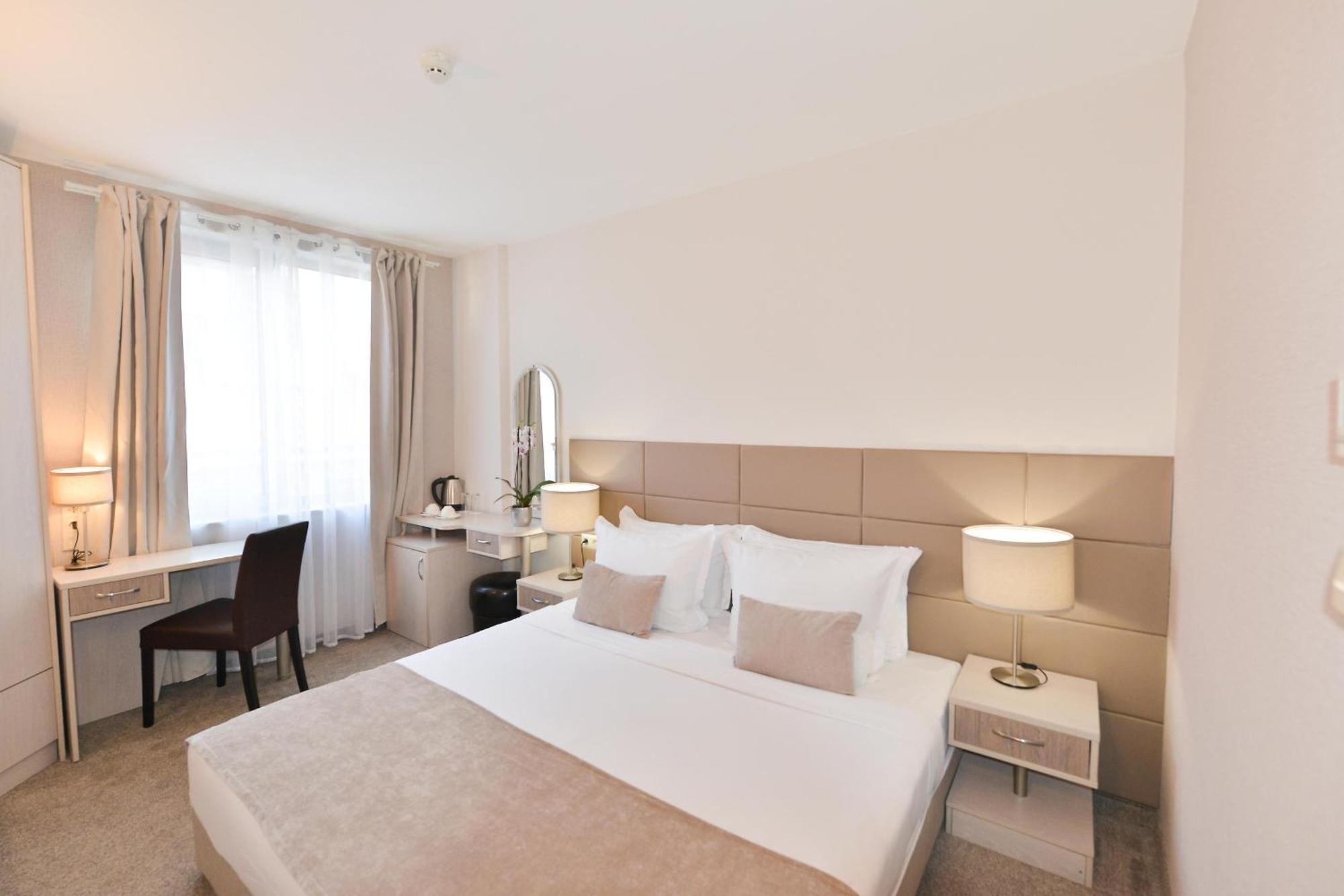 Art Plaza Hotel Софія Екстер'єр фото